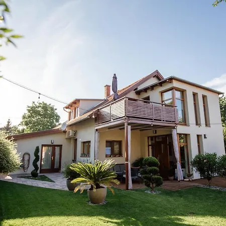 Csendeskert Wellness Apartments - Garden, Grill, Chill Апартаменты Балатональмади