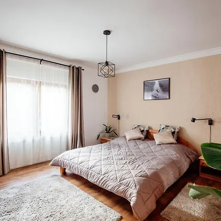 Apartment Csendeskert Wellness Apartments - Garden, Grill, Chill Balatonalmadi
