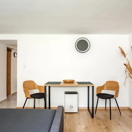Apartment Csendeskert Wellness Apartments - Garden, Grill, Chill